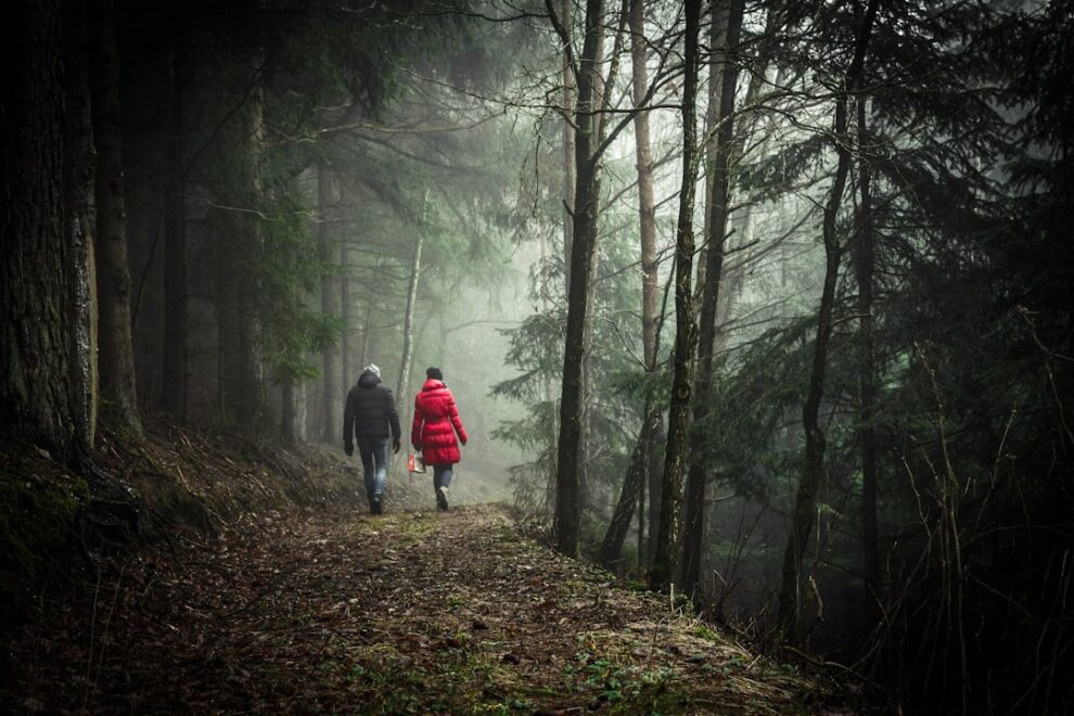 Photo Couple walking